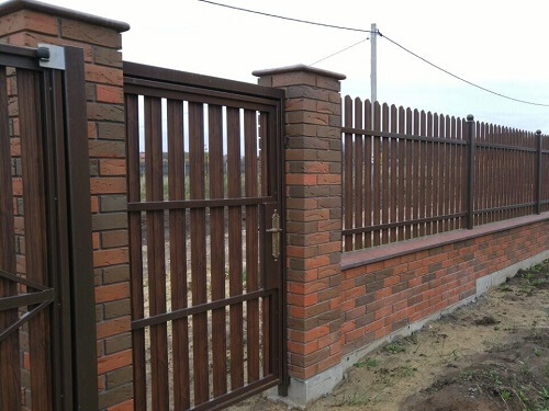 Установка забора из металлоштакетника в Могилеве